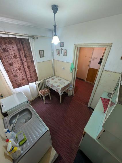 Apartament cu 2 camere semidecomandat în Traian