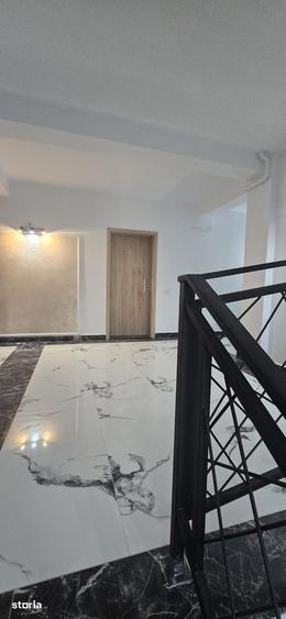 Apartament cu 4 camere în Tractorul