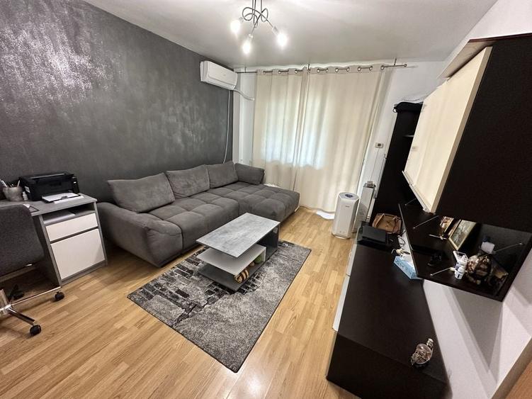 Apartament cu 2 camere decomandat în Exterior Vest