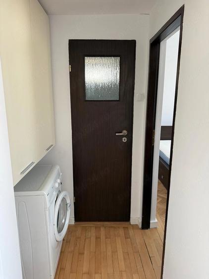 Apartament cu 3 camere semidecomandat în Iancului