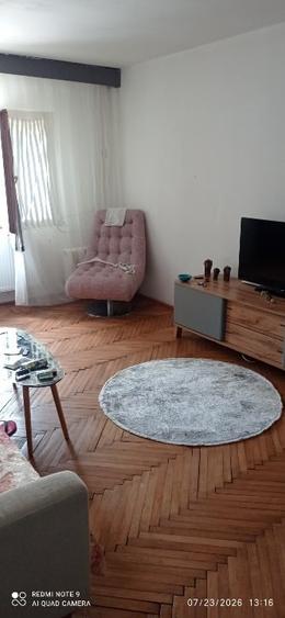 Apartament cu 2 camere decomandat în Far