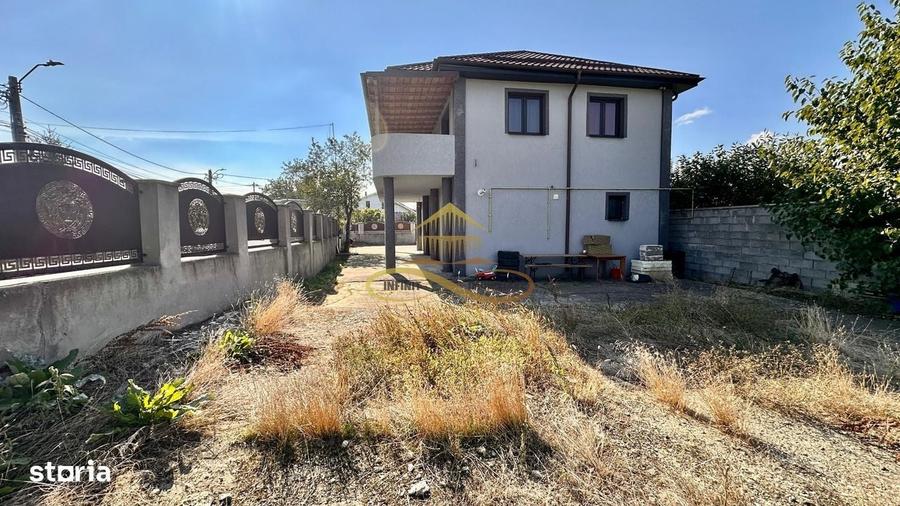 Casă cu 4 camere în Letea Veche