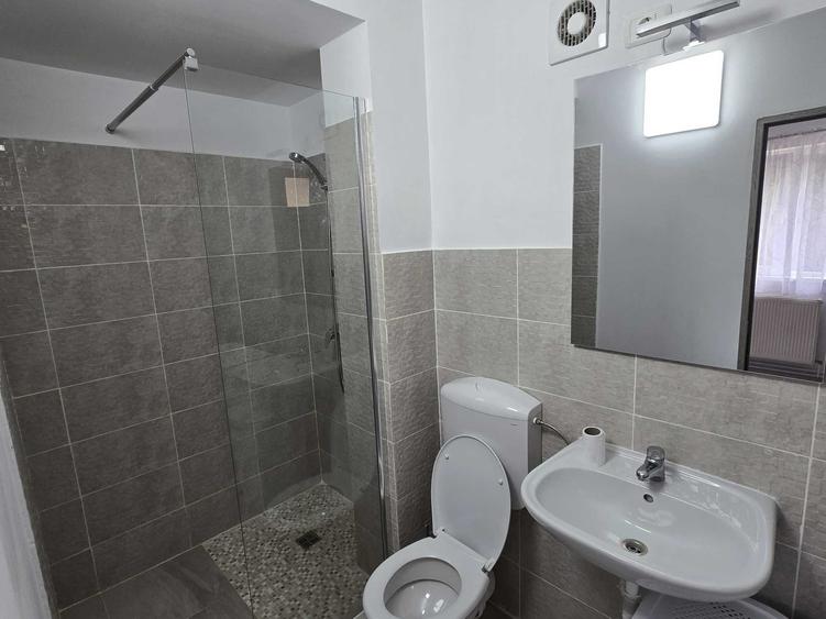 Apartament 3 camere situat la casa, Renovat, 2 Bai, Parcare, Pretabil 2 Studenti/Studente - 3