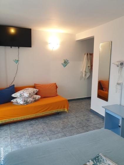 Casă cu 15 camere cu Teren 300 Mp în Costinești