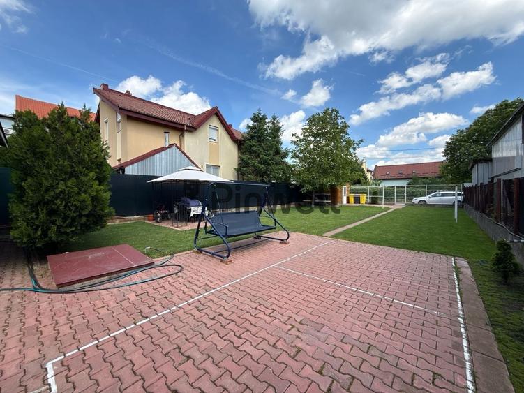 Casă individuală cu 6 camere cu Canalizare în Central