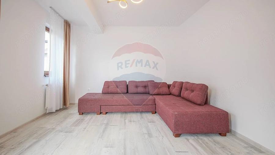 Apartament cu 3 camere decomandat în Sud