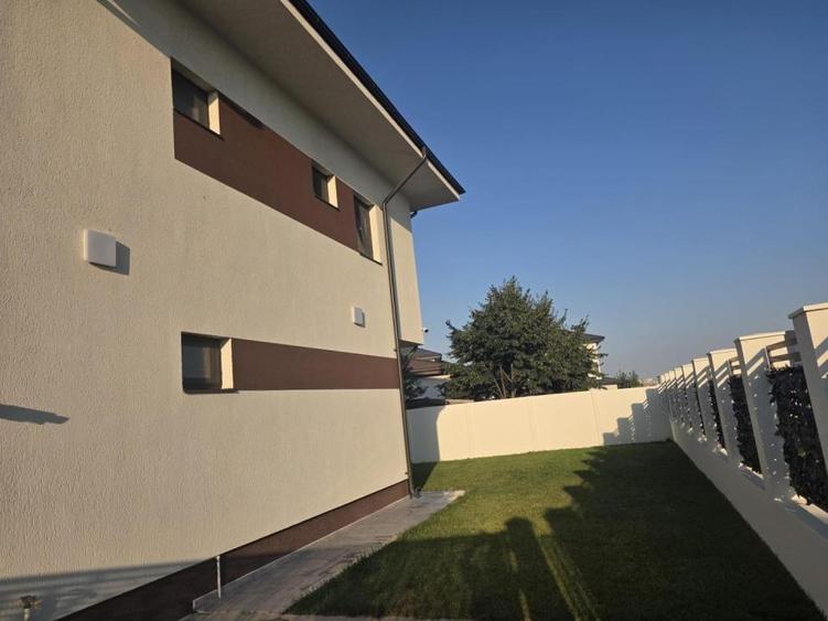 Casă individuală cu 4 camere cu Teren 301 Mp în Tunari