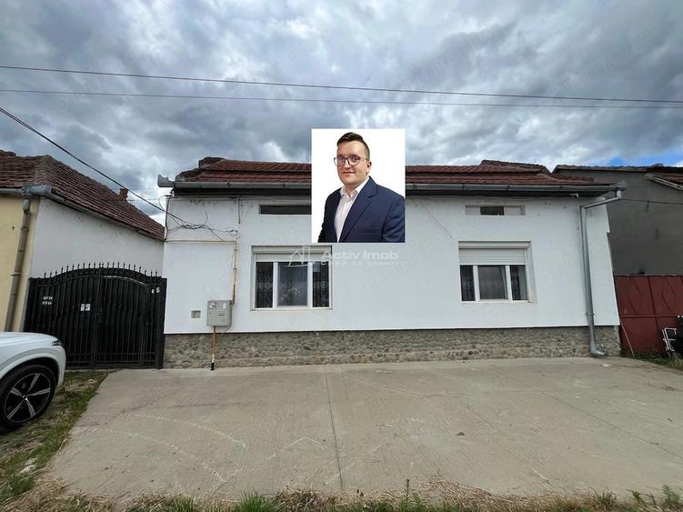 Casă cu 4 camere cu Teren 200 Mp în Central