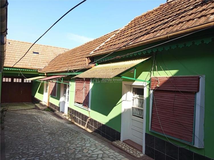 Casă cu Teren 1439 Mp în Ciclova Română