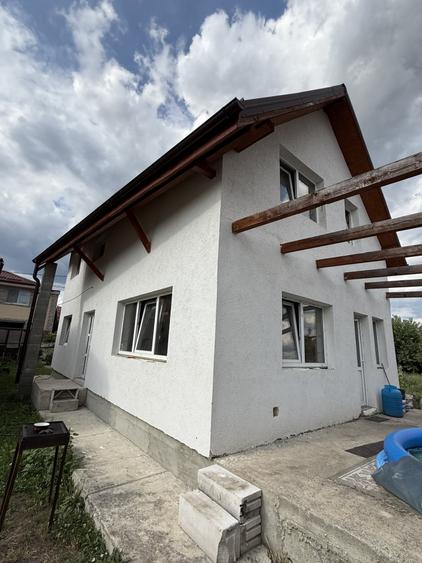 Casă individuală cu 4 camere cu Canalizare în Sânnicoară