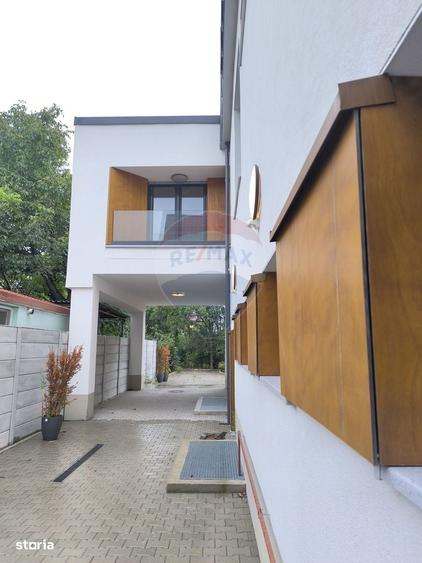 Casă cu 4 camere în Mărăști