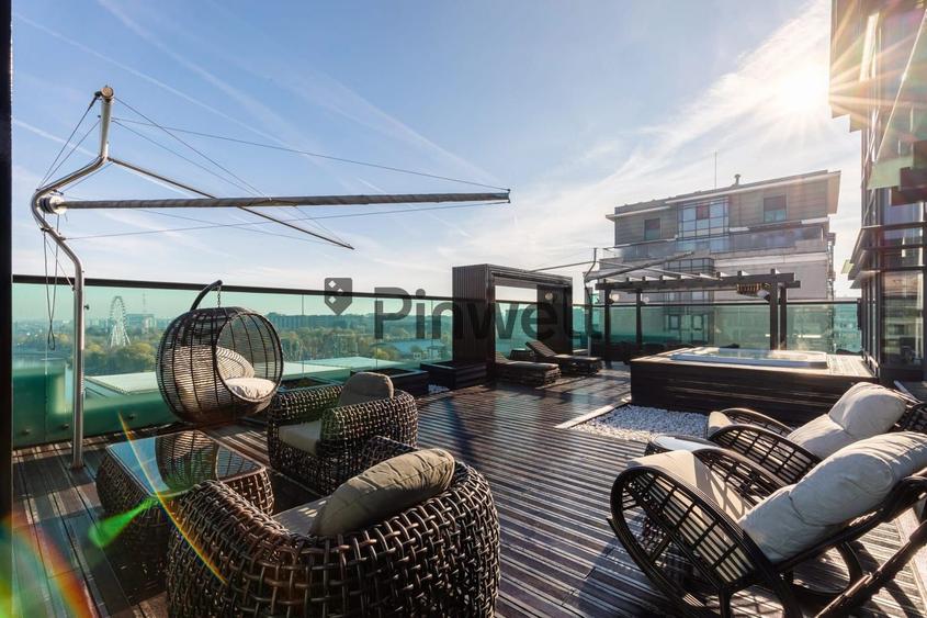Penthouse cu 5 camere semidecomandat, mobilat în Lacul Tei