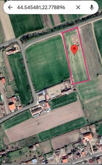 Teren de 5000 mp, în Hinova