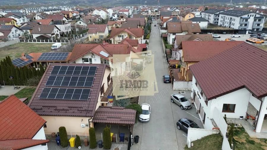 Casă cu 6 camere cu Teren 654 Mp în Central