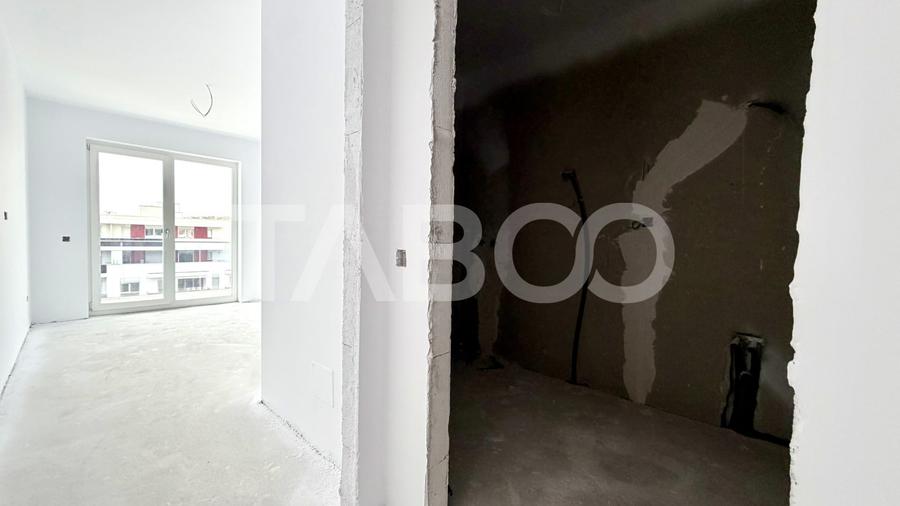 Apartament cu 3 camere semidecomandat în Iris