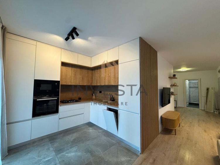 Apartament cu 3 camere semidecomandat, mobilat în Zorilor