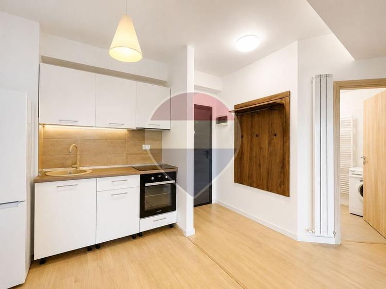 Apartament cu 2 camere semidecomandat, mobilat în Central