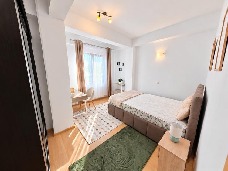 Apartament cu 3 camere decomandat, mobilat în Central