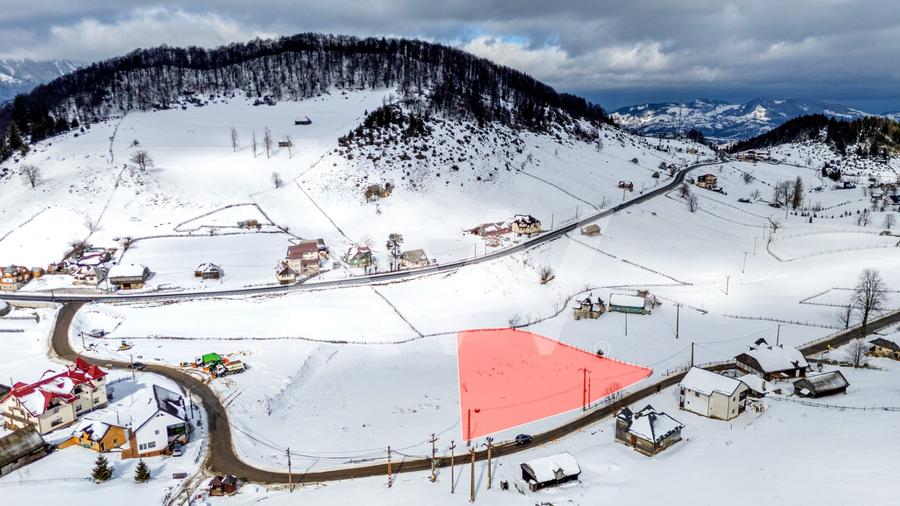 Teren agricol de 3962 mp, în Fundata