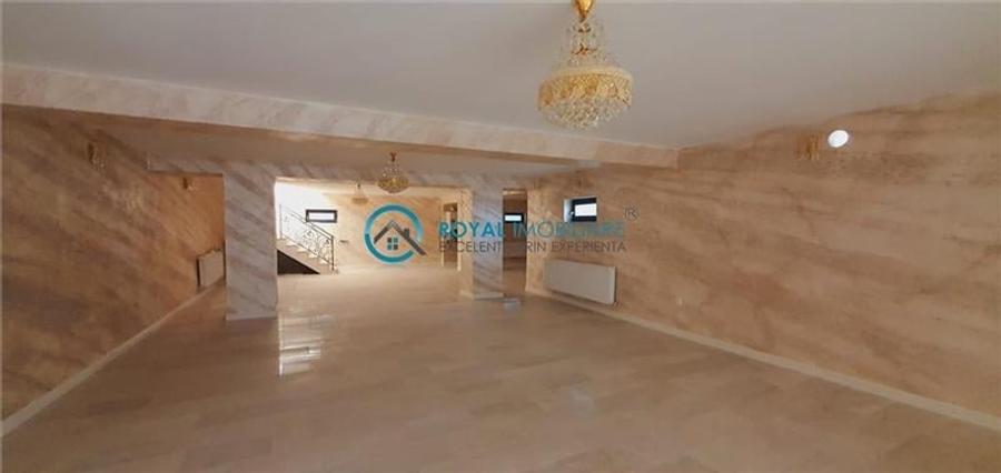 Birou, de 762.40997314453 mp, în Central