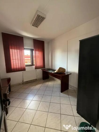 Spațiu comercial, de 247 mp, în Central