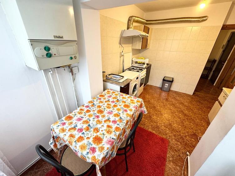 Apartament cu 2 camere decomandat în Nicolina