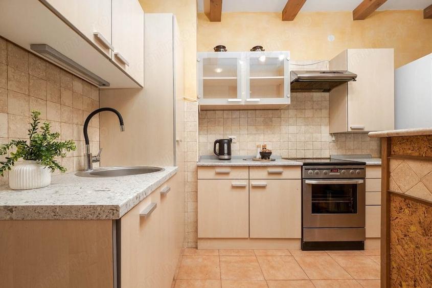 Apartament cu 2 camere de vanzare in zona Complex Studentesc - 1