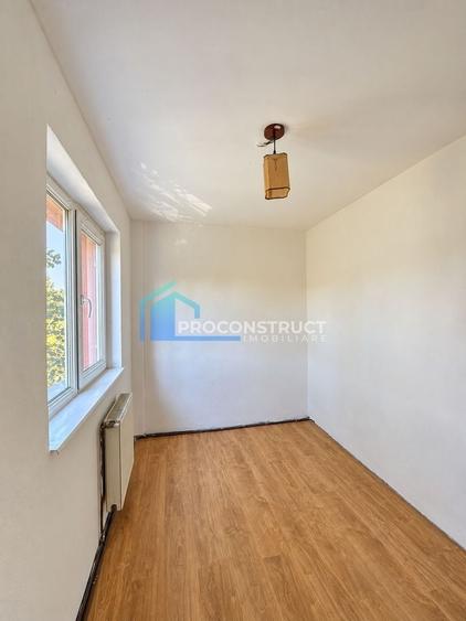 Apartament cu 3 camere semidecomandat, mobilat în Dacia