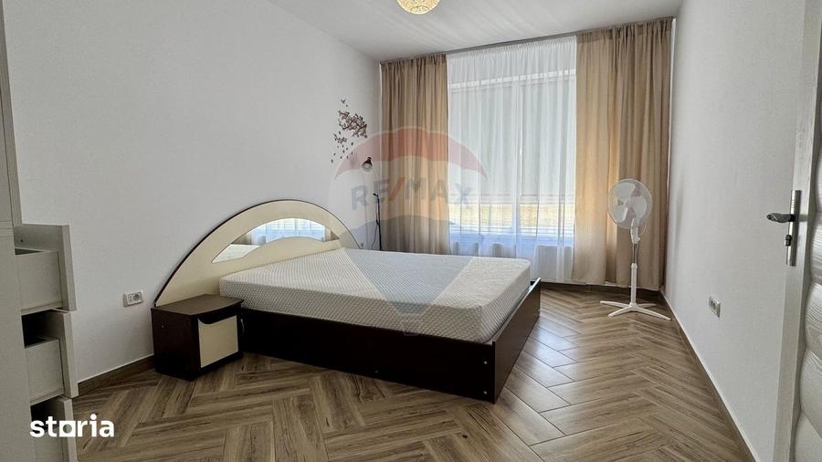 Apartament cu 3 camere decomandat în Cristian