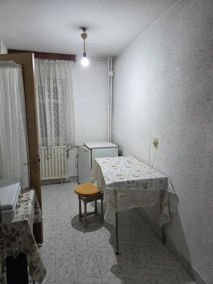 Garsonieră decomandată în Vitan