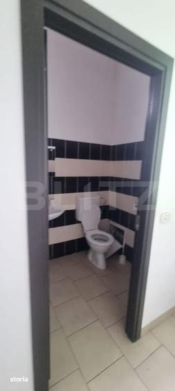 Spațiu comercial, de 1,000 mp, în Central