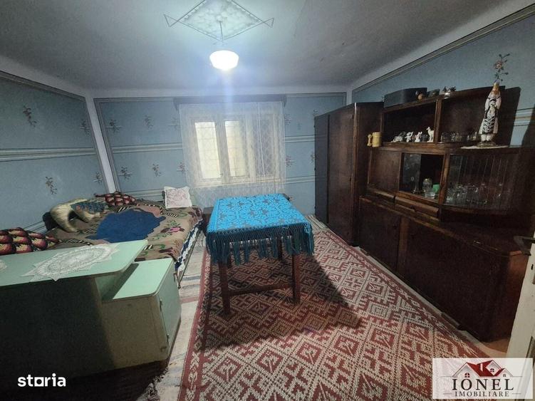 Casă cu 4 camere decomandat în Stremț