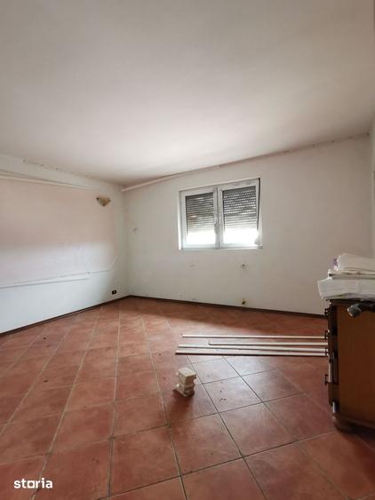 Casă cu 6 camere cu Teren 3187 Mp în Urechești
