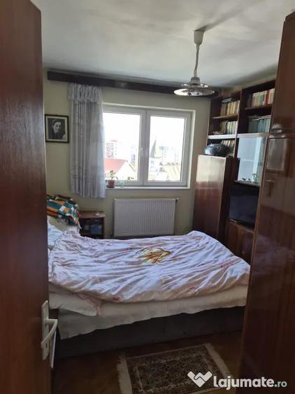 Apartament cu 3 camere decomandat, mobilat în Central