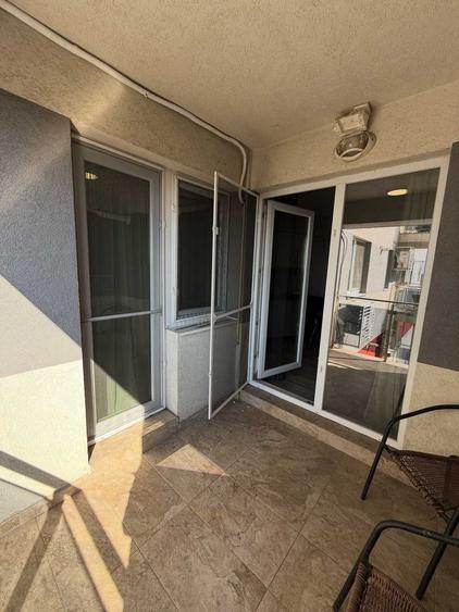 Apartament cu 2 camere decomandat în Roșu