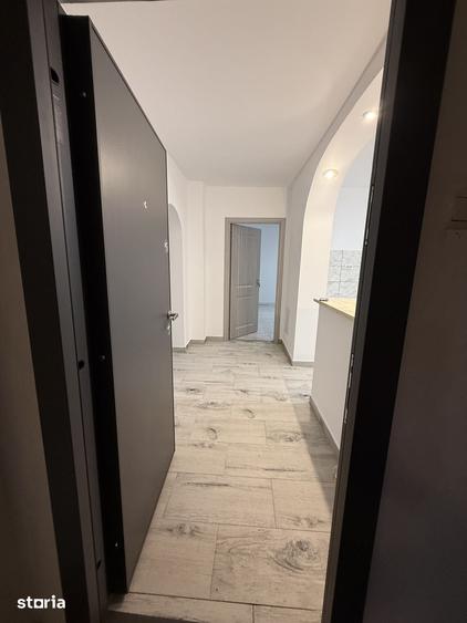 Apartament cu 3 camere în Tei