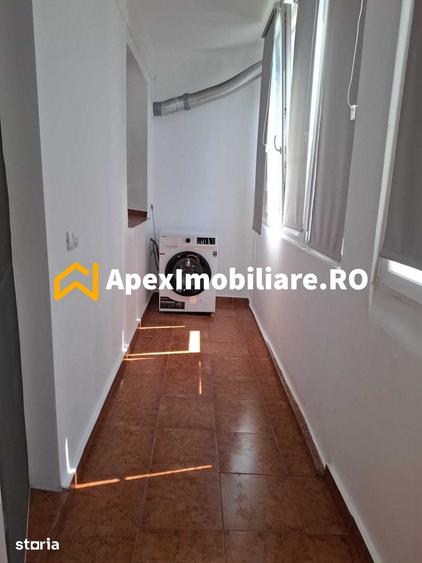 Apartament cu 2 camere decomandat în Titan