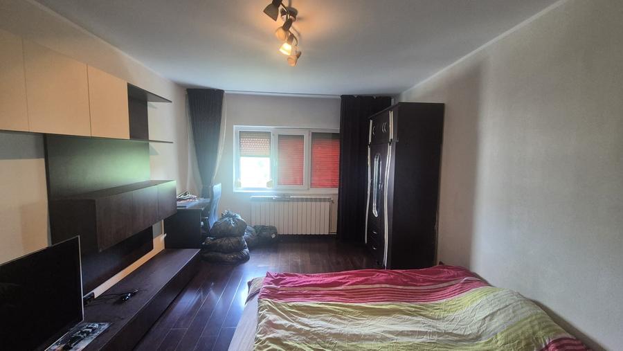 Apartament cu 2 camere decomandat în