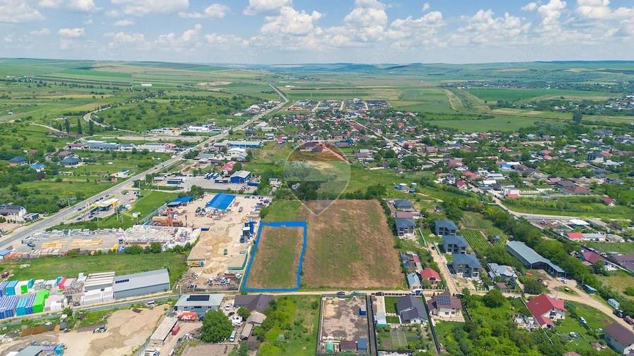 Teren de 5099 mp, în Zorleni