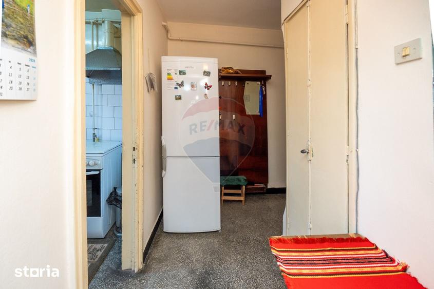 Apartament cu 2 camere semidecomandat, mobilat în Calea București