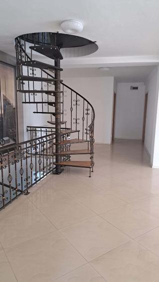 Apartament cu 5 camere circular în P-ța Muncii