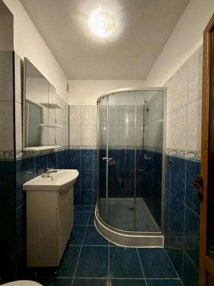 Garsonieră decomandată în Gorjului