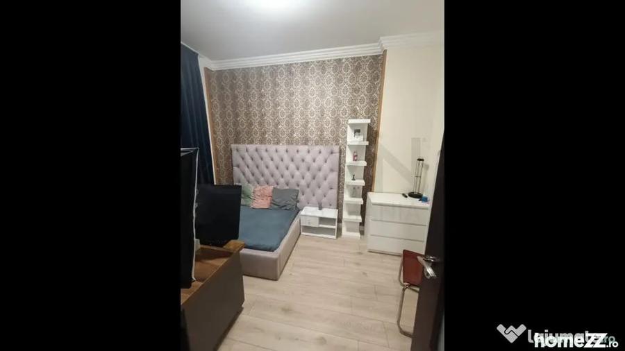 Casă cu 15 camere cu Teren 240 Mp în Decebal