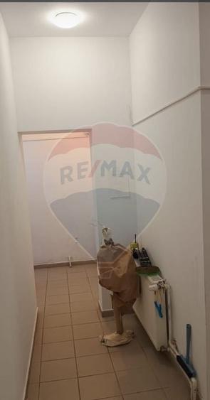 Spațiu comercial, de 74 mp, în Titan