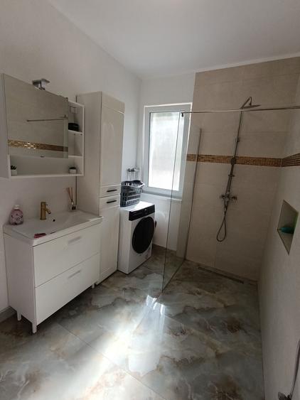 Casă cu 4 camere în Tărian