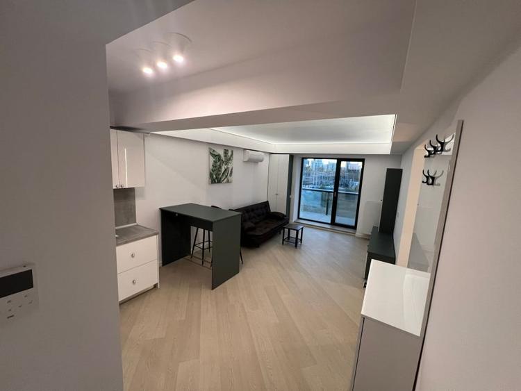 Apartament cu 2 camere semidecomandat, mobilat în Pipera — fotografia 3