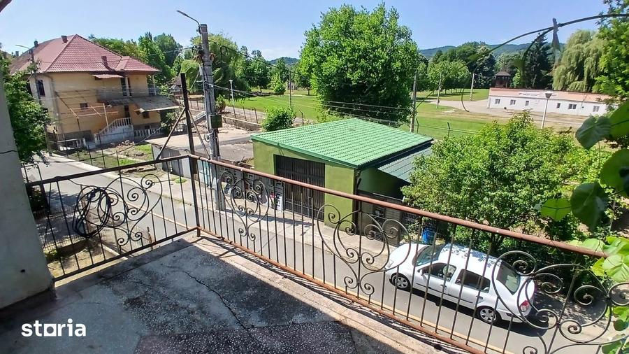 Casă cu 5 camere cu Teren 360 Mp în Caransebeș
