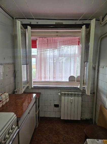 Apartament cu 3 camere decomandat în Valea Rosie