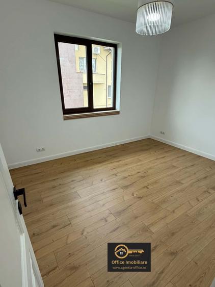 Casă cu 4 camere cu Teren 452 Mp în Nord-Vest