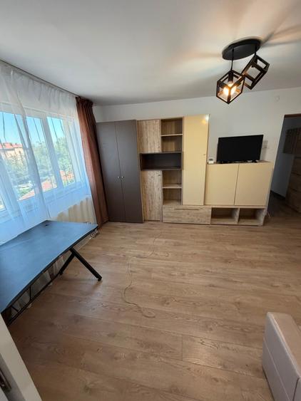 Apartament cu 2 camere nedecomandat în Take Ionescu